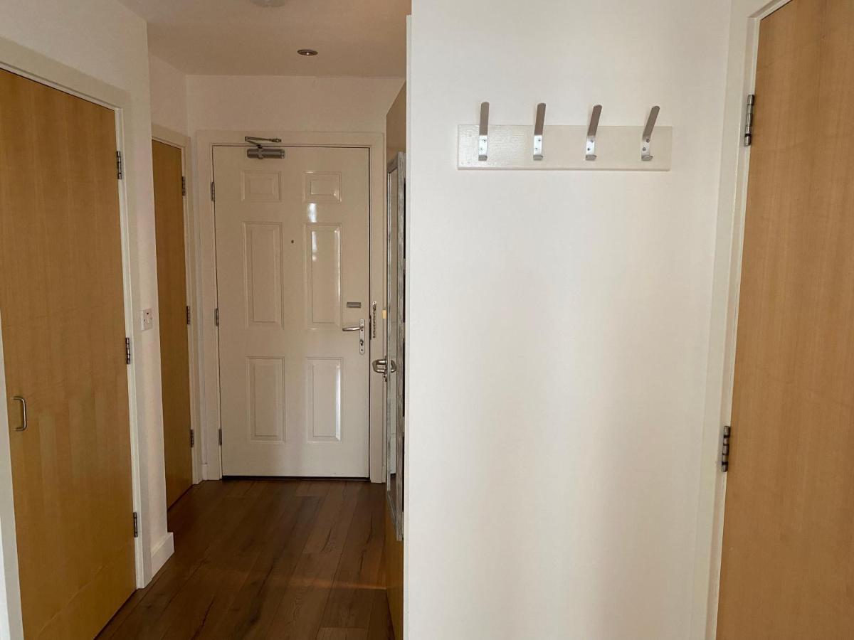 Fast Internet One Bedroom Apartment In Greater London, Id Required エクステリア 写真