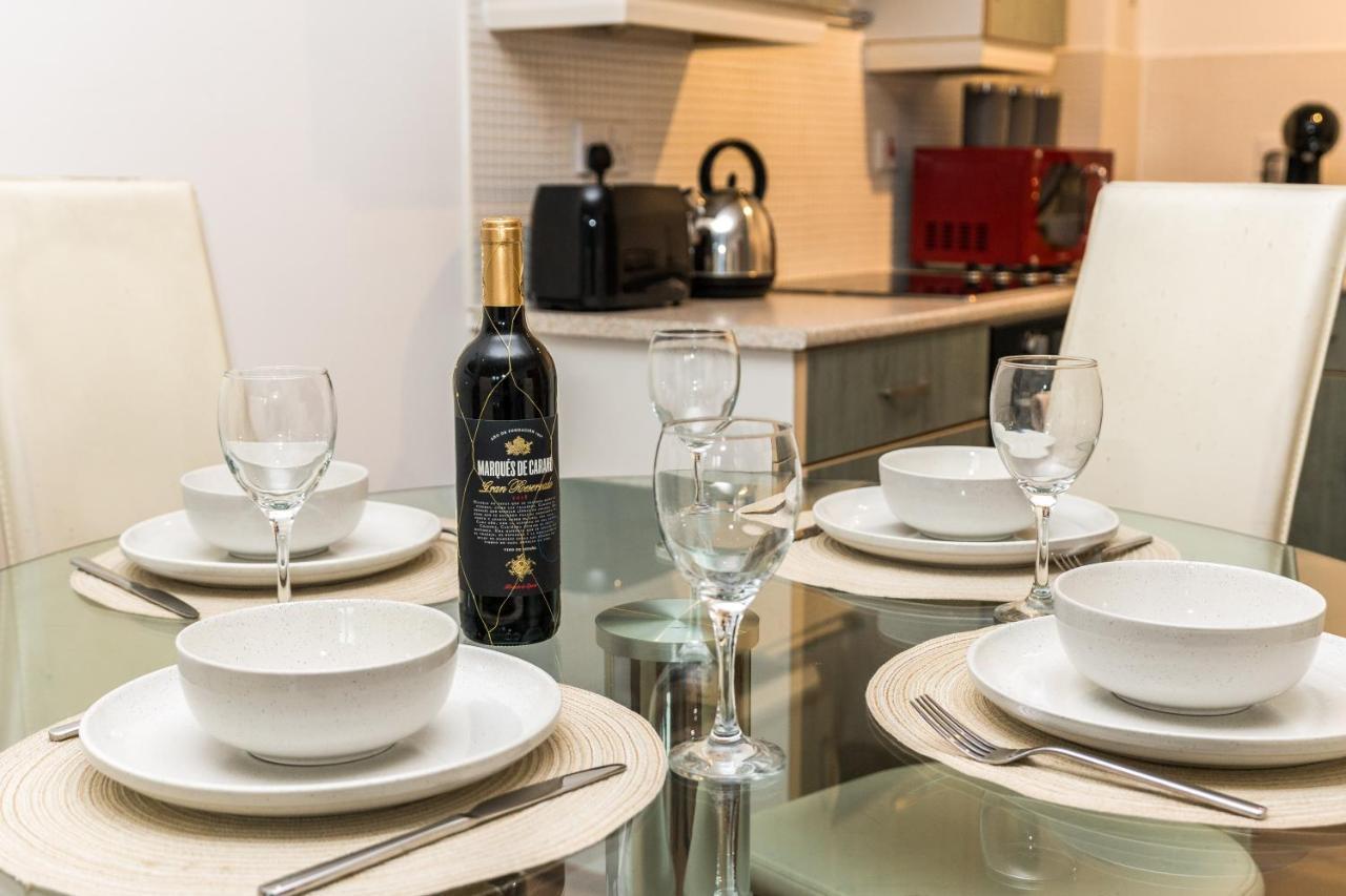Fast Internet One Bedroom Apartment In Greater London, Id Required エクステリア 写真
