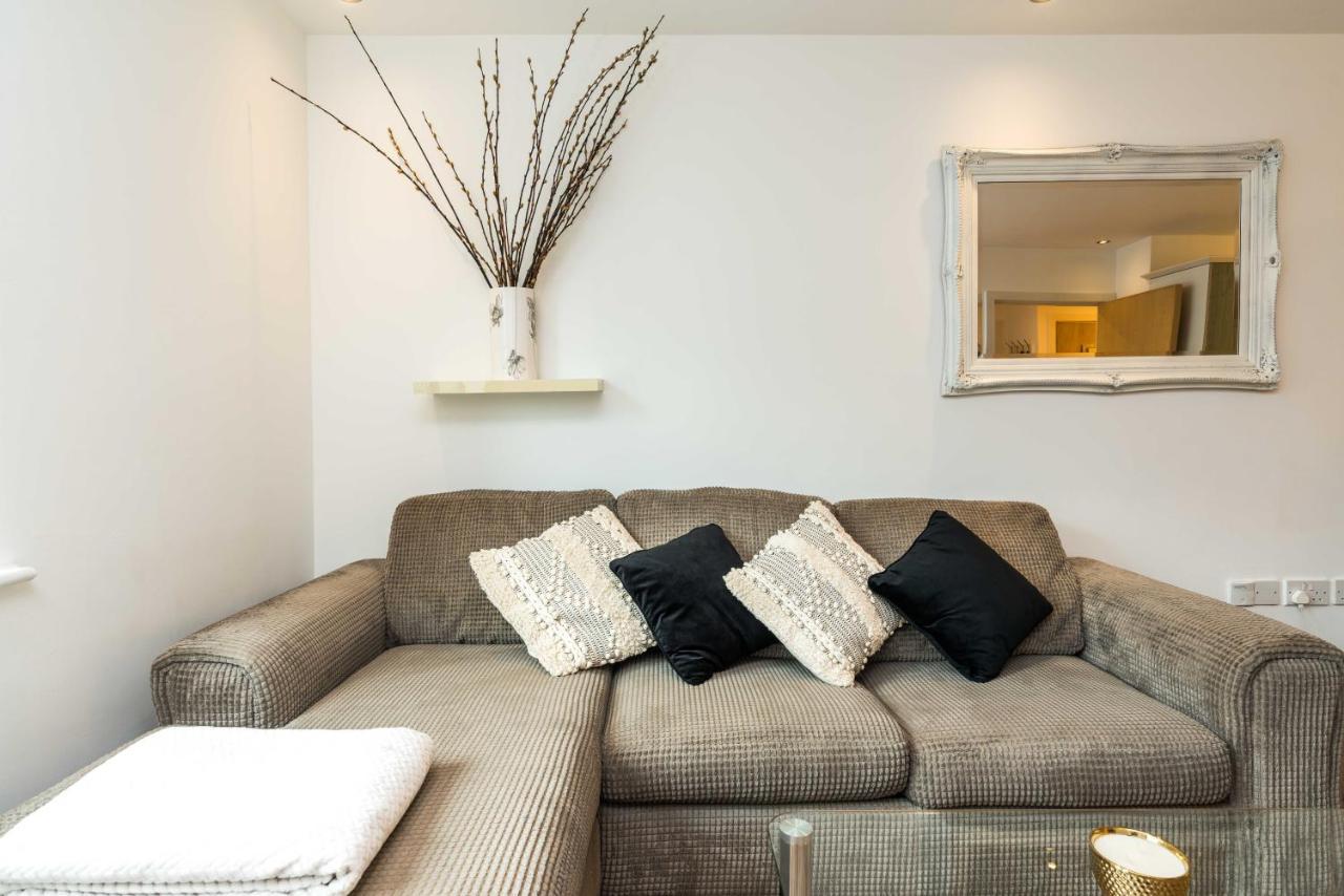 Fast Internet One Bedroom Apartment In Greater London, Id Required エクステリア 写真